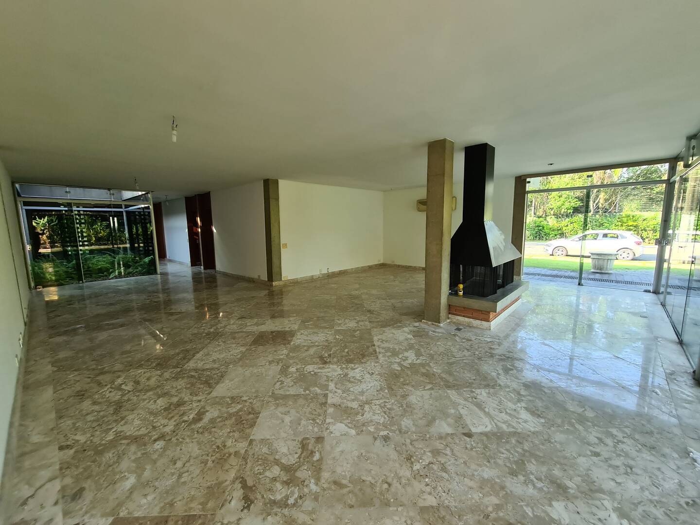 Casa à venda e aluguel com 5 quartos, 381m² - Foto 9