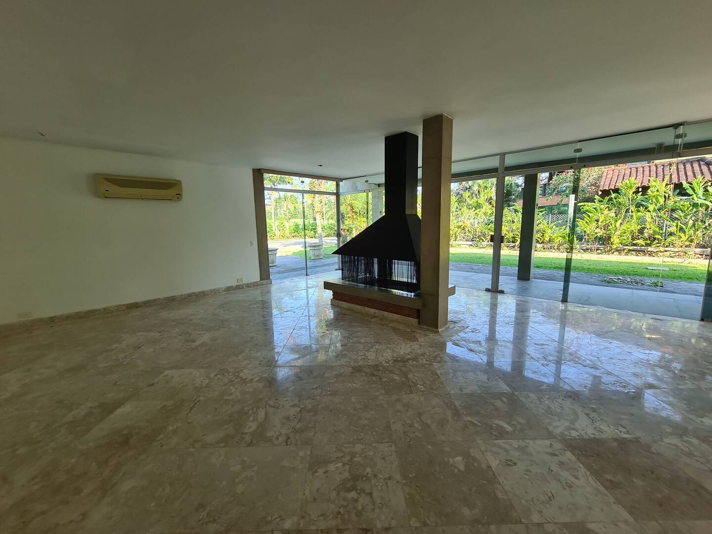 Casa à venda e aluguel com 5 quartos, 381m² - Foto 10