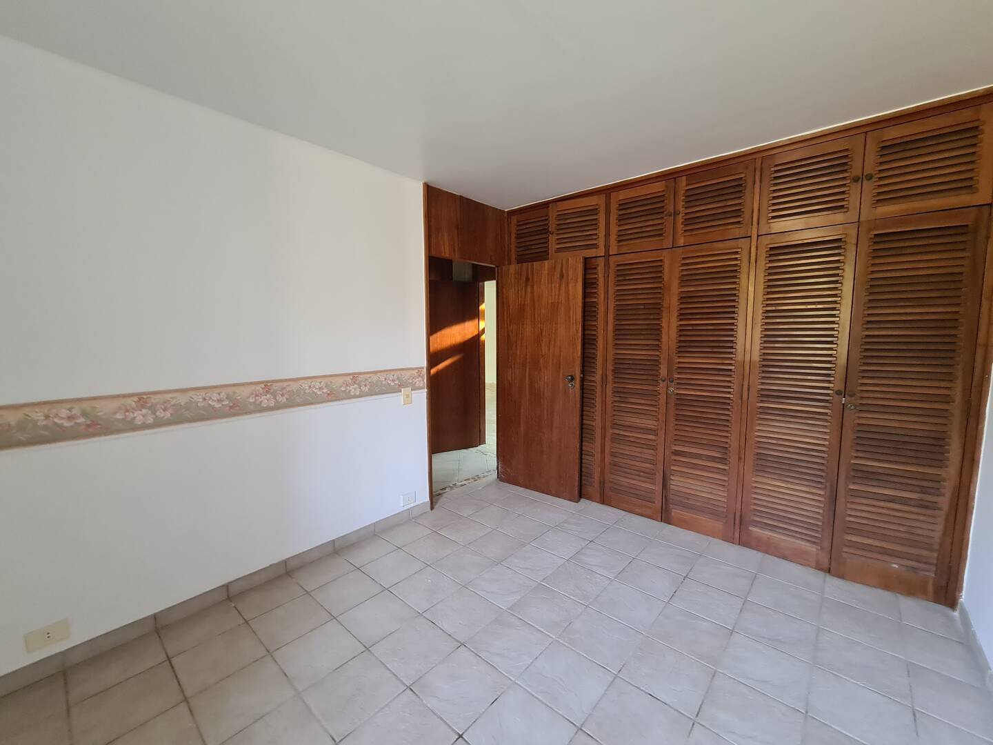 Casa à venda e aluguel com 5 quartos, 381m² - Foto 24