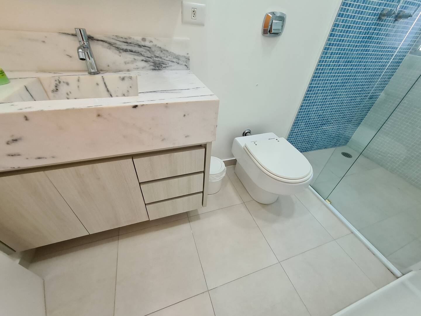 Apartamento à venda com 3 quartos, 185m² - Foto 27