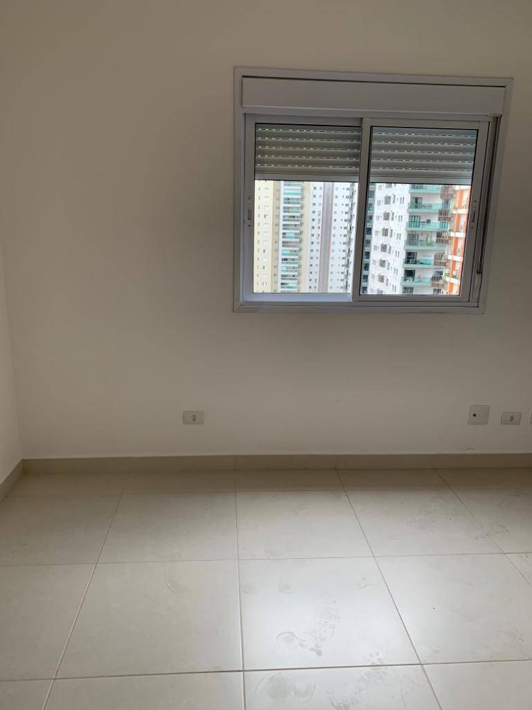 Apartamento à venda com 3 quartos, 144m² - Foto 4