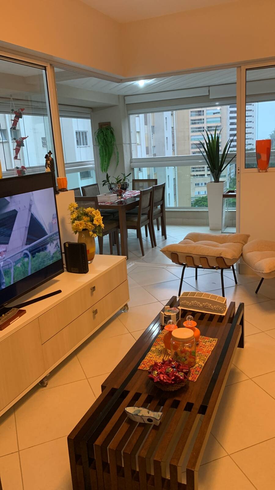 Apartamento para alugar com 4 quartos, 168m² - Foto 1