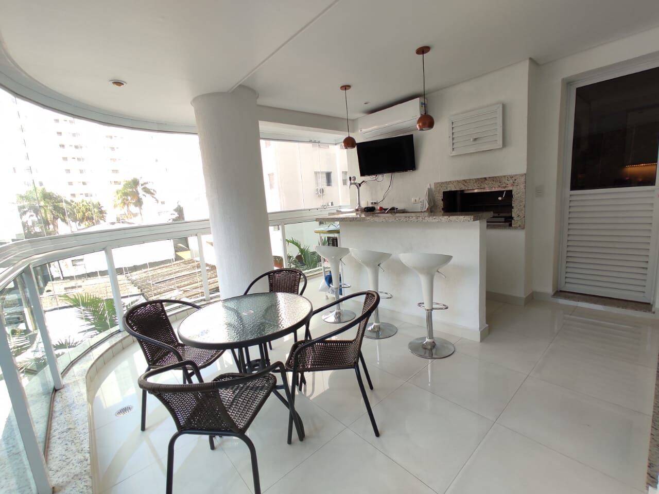 Apartamento à venda com 3 quartos, 134m² - Foto 11