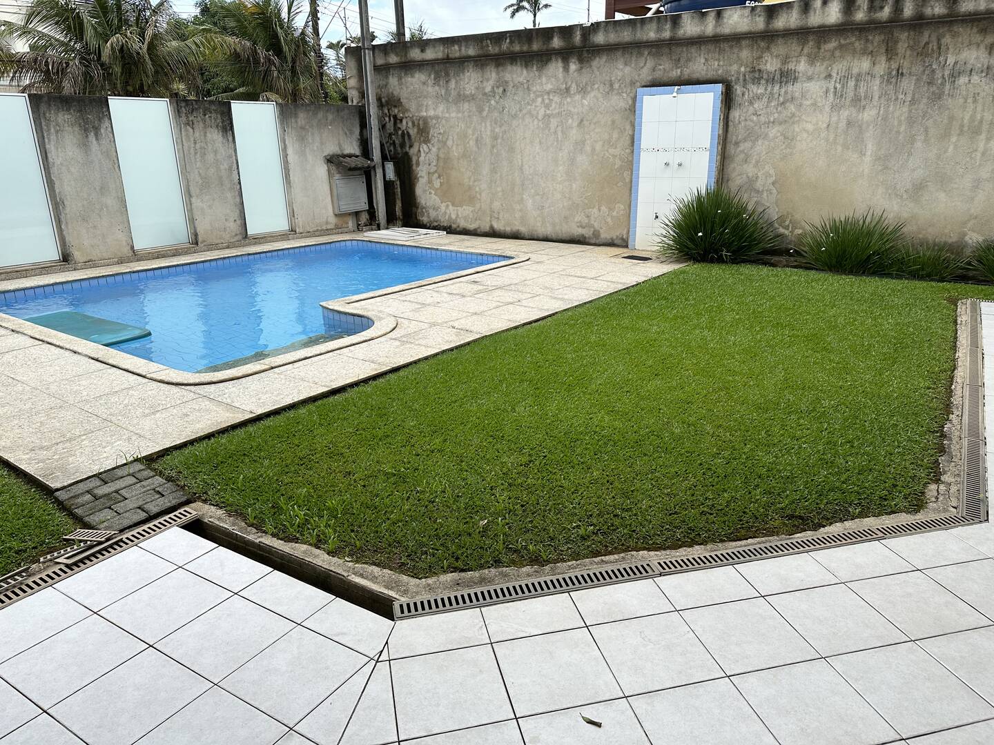 Casa à venda com 4 quartos, 250m² - Foto 2