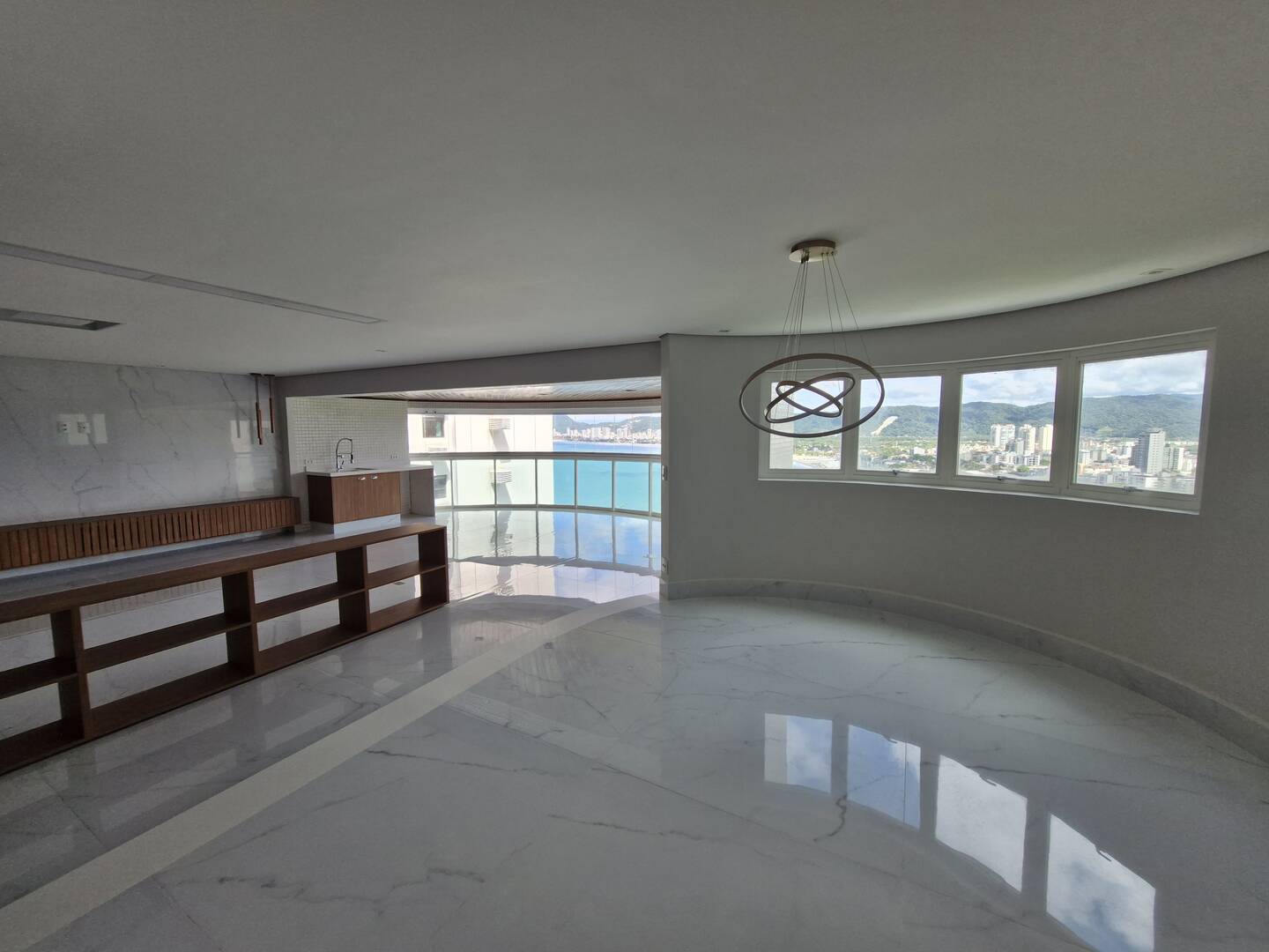 Apartamento à venda com 5 quartos, 230m² - Foto 3