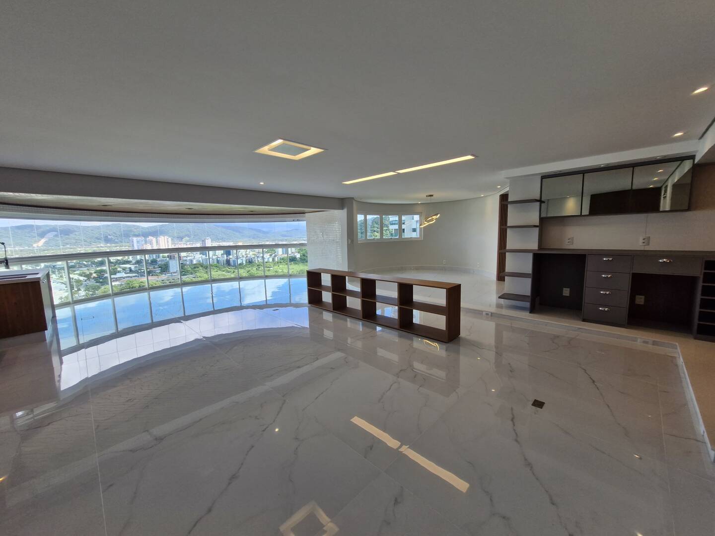 Apartamento à venda com 5 quartos, 230m² - Foto 13