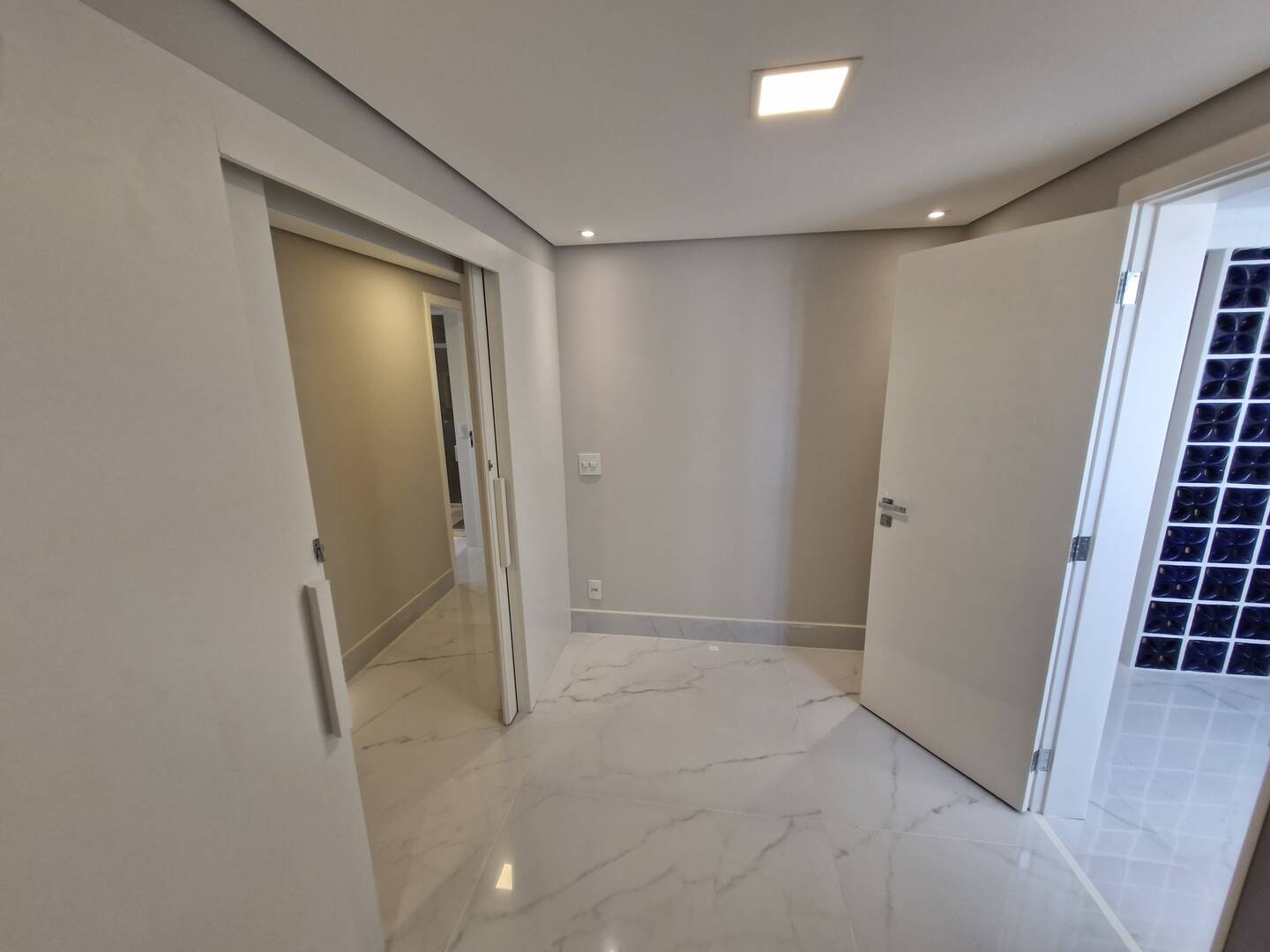 Apartamento à venda com 5 quartos, 230m² - Foto 41