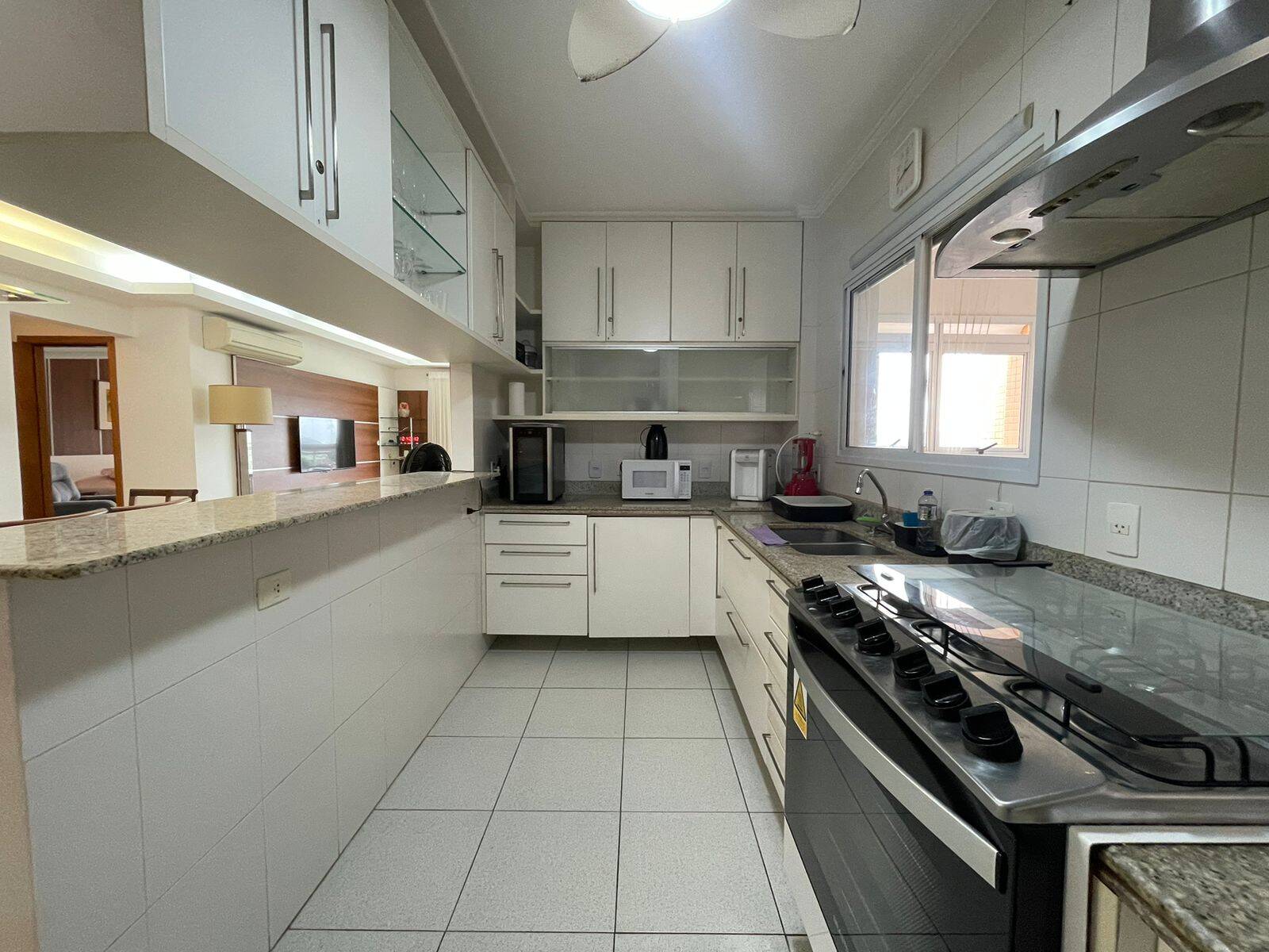 Apartamento à venda com 4 quartos, 178m² - Foto 2