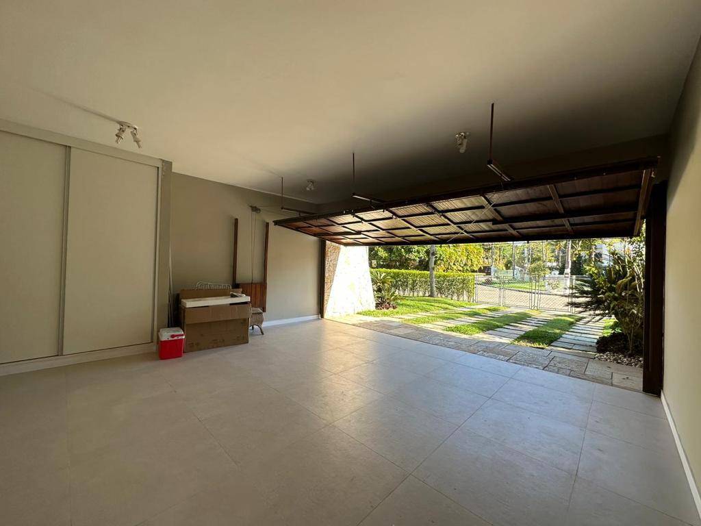 Casa à venda e aluguel com 5 quartos, 300m² - Foto 35