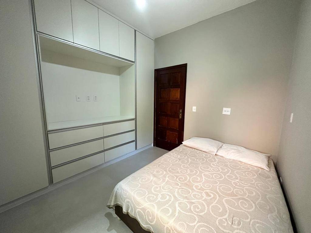 Casa à venda e aluguel com 5 quartos, 300m² - Foto 36