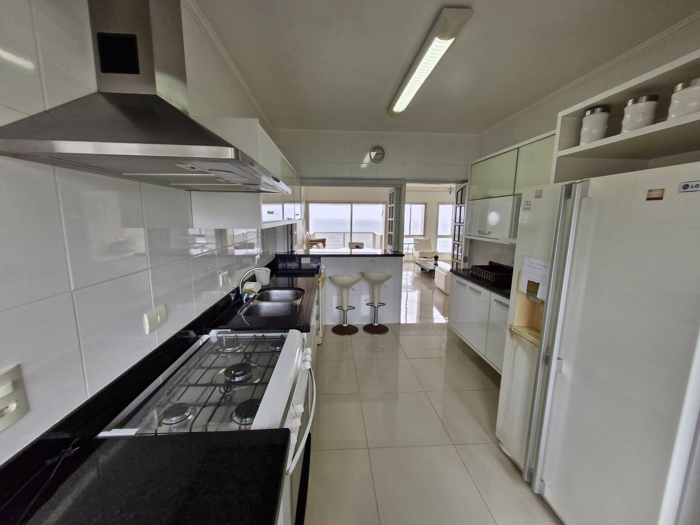 Apartamento à venda com 3 quartos, 120m² - Foto 2