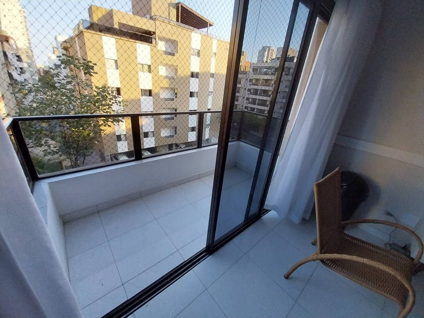 Apartamento à venda com 3 quartos, 100m² - Foto 2