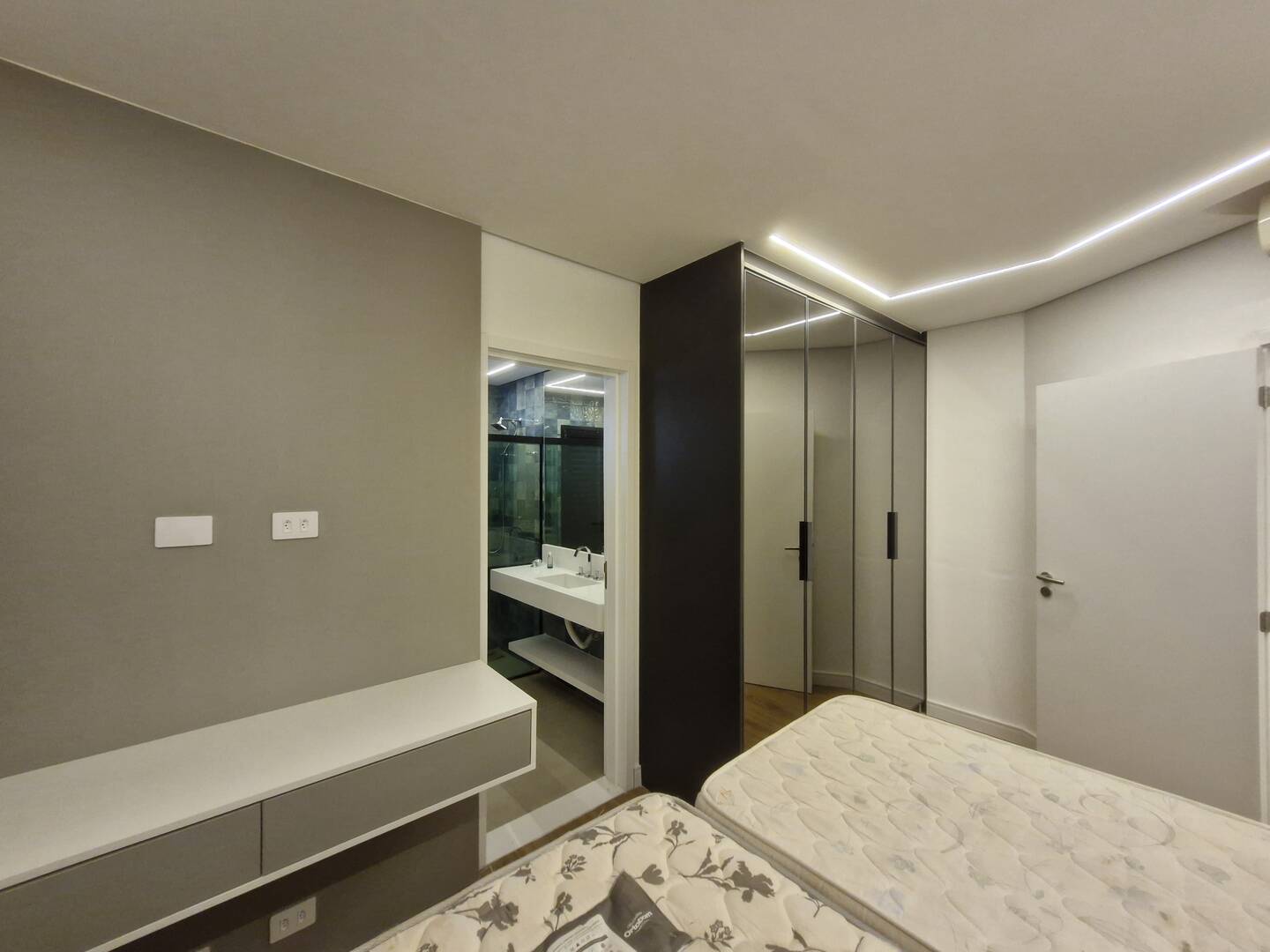 Apartamento para alugar com 4 quartos, 260m² - Foto 75