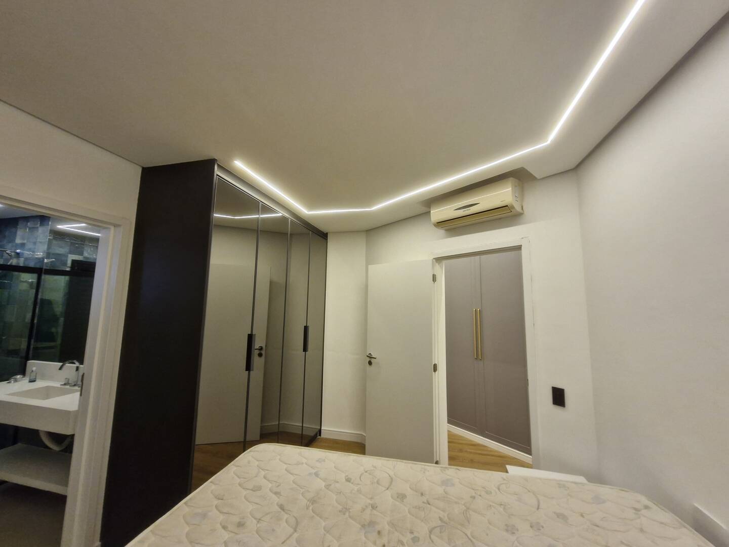 Apartamento para alugar com 4 quartos, 260m² - Foto 76