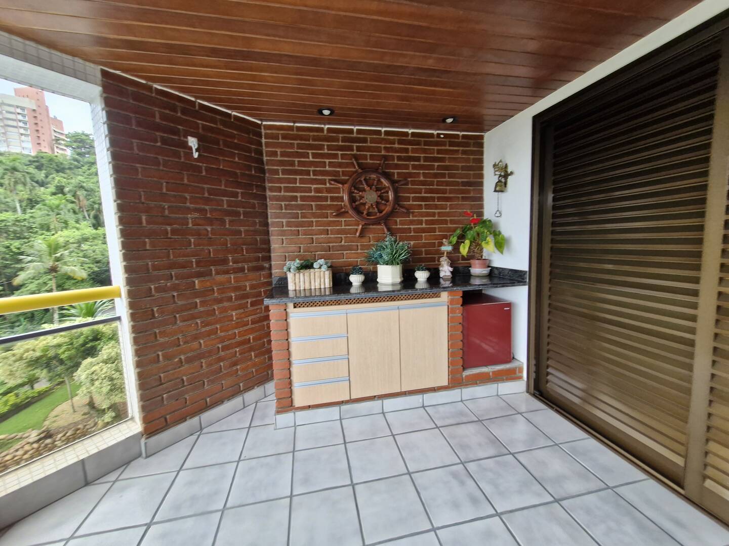 Apartamento à venda com 3 quartos, 185m² - Foto 3