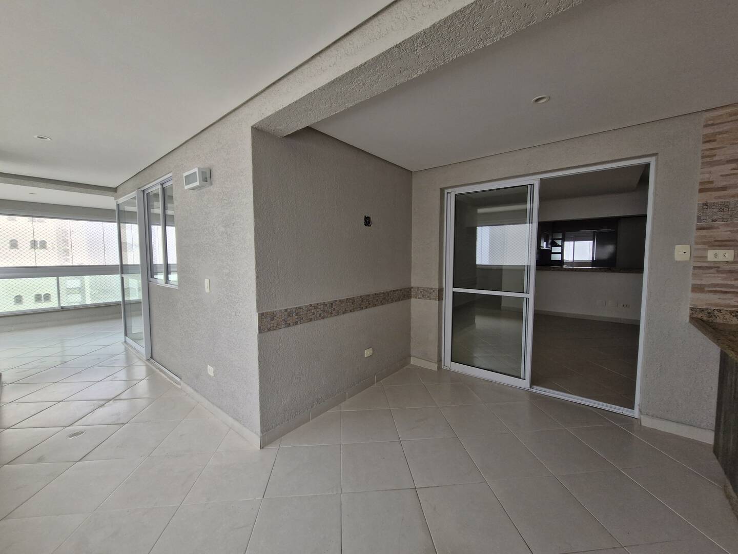 Apartamento à venda com 3 quartos, 125m² - Foto 11