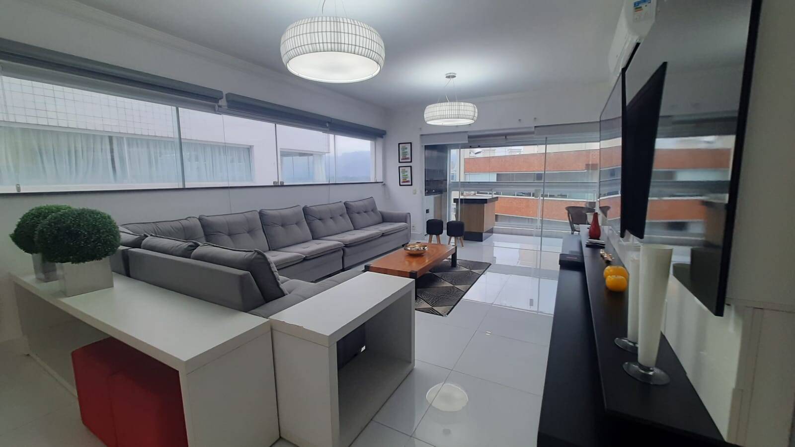 Cobertura à venda com 4 quartos, 220m² - Foto 2