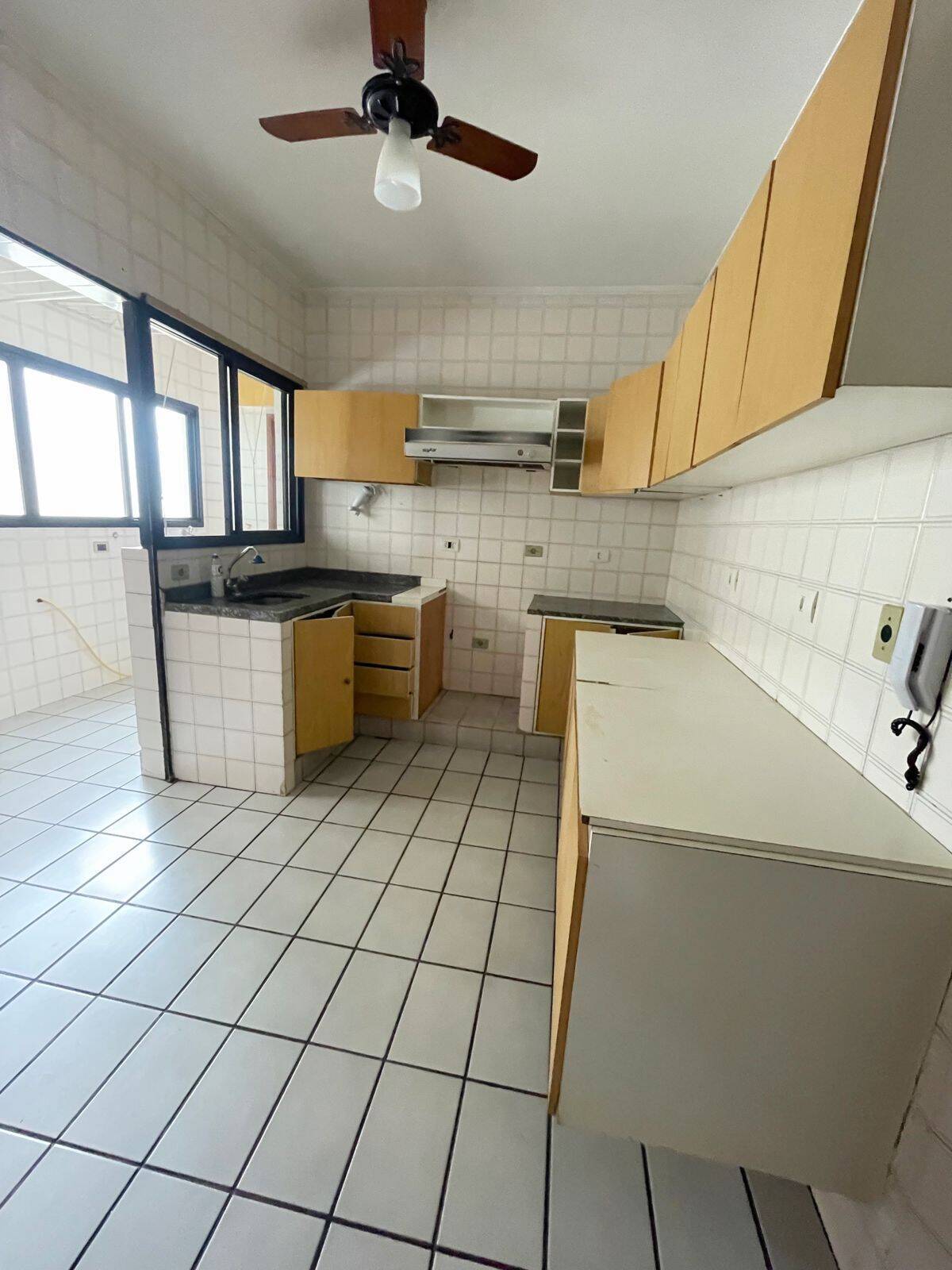 Apartamento para alugar com 2 quartos, 90m² - Foto 4