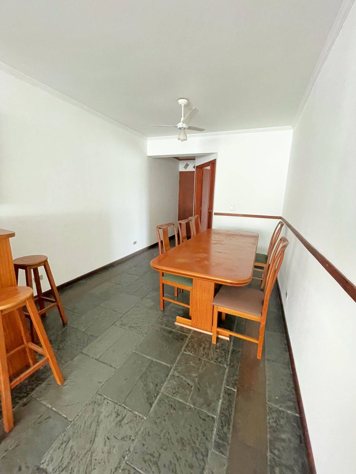 Apartamento para alugar com 2 quartos, 90m² - Foto 2