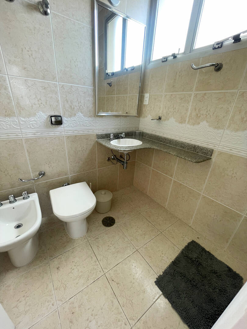 Apartamento para alugar com 3 quartos, 122m² - Foto 12