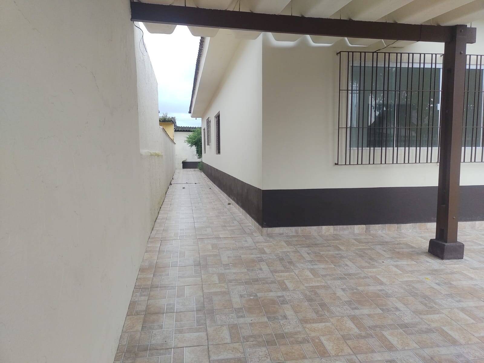 Casa à venda com 3 quartos, 105m² - Foto 2