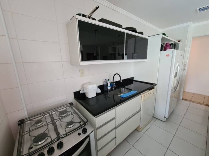 Apartamento à venda com 3 quartos, 156m² - Foto 9