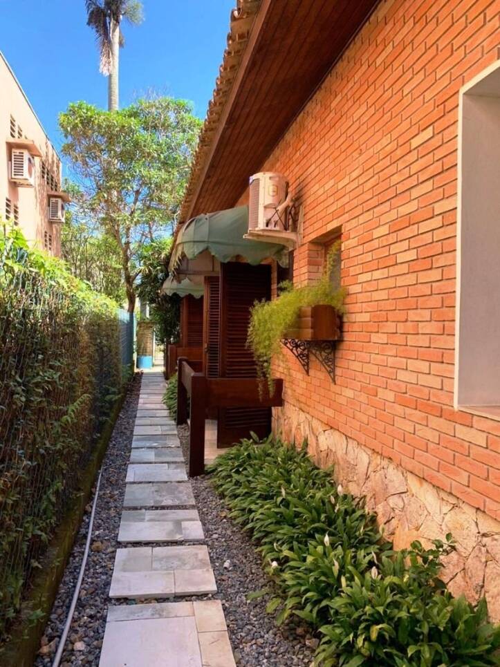 Casa à venda e aluguel com 5 quartos, 300m² - Foto 22