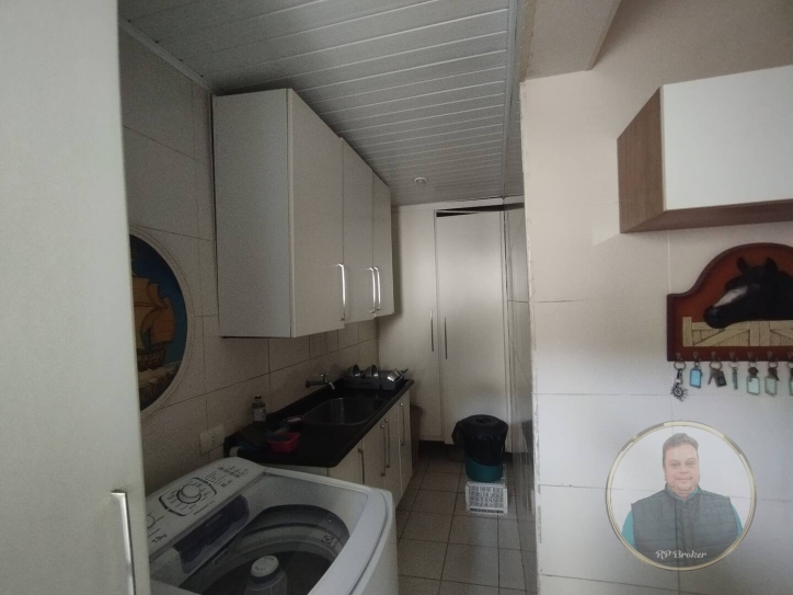 Casa à venda com 3 quartos, 220m² - Foto 8