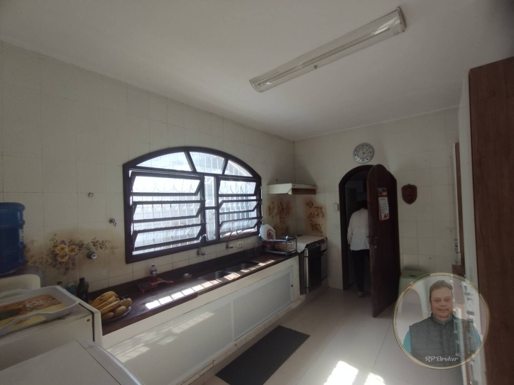 Casa à venda com 3 quartos, 220m² - Foto 18