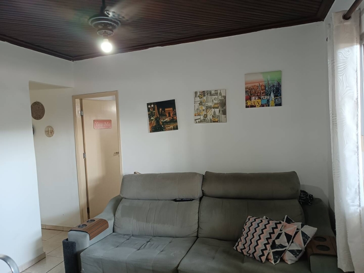 Casa à venda com 3 quartos, 99m² - Foto 2