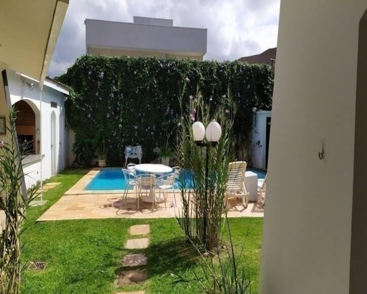 Casa à venda com 4 quartos, 390m² - Foto 2