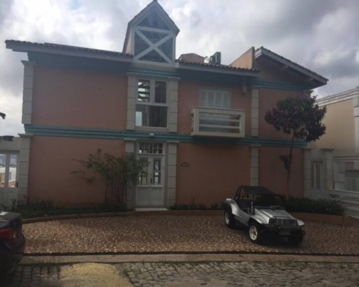 Casa à venda com 4 quartos, 300m² - Foto 1